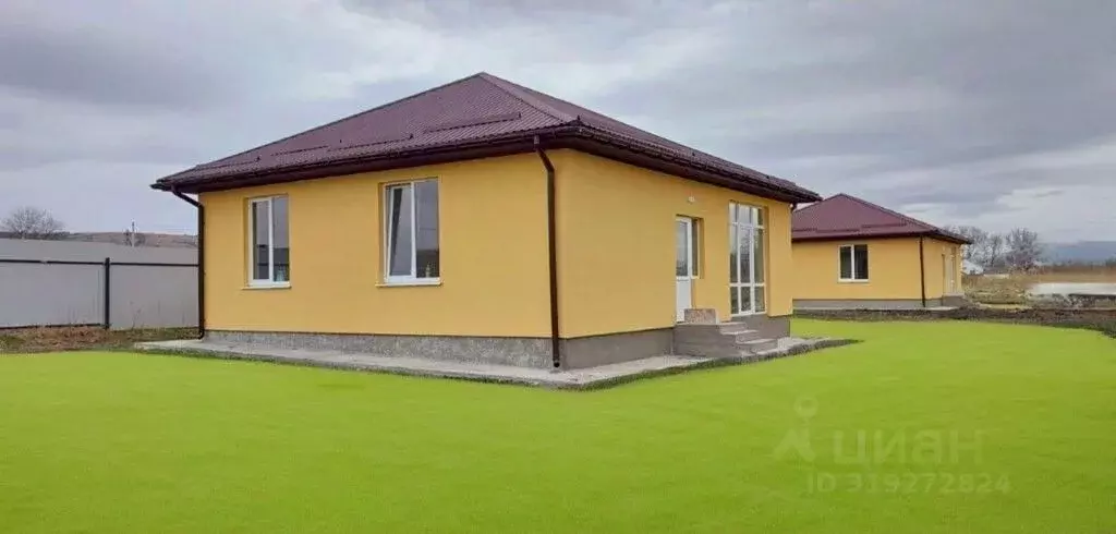 Дом в Крым, Симферопольский район, Трудовское с/пос, с. Ивановка ул. ... - Фото 1