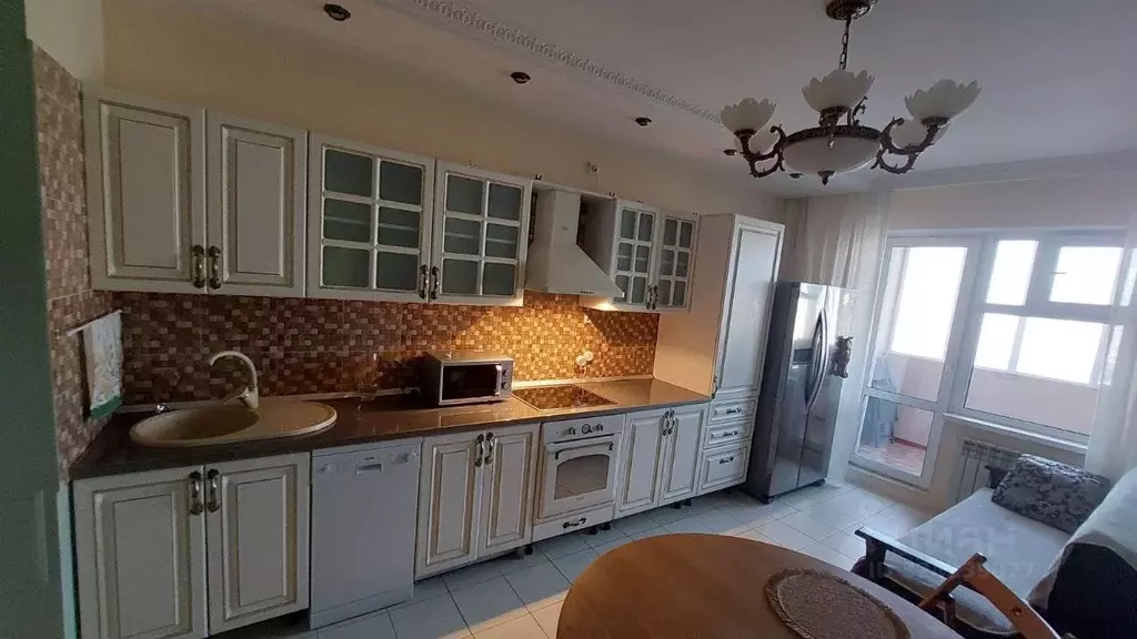 2-к кв. Саха (Якутия), Якутск 203-й мкр, 6 (76.0 м) - Фото 1