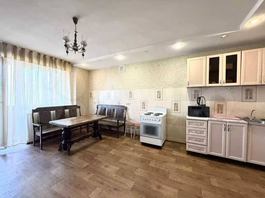 4-к. квартира, 150 м, 4/10 эт. - Фото 0
