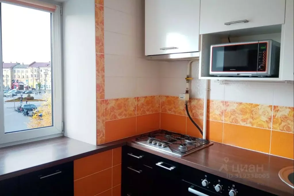 2-к кв. Омская область, Омск просп. Мира, 17А (44.0 м) - Фото 0