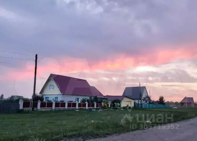 Дом в Алтайский край, Ребрихинский район, с. Ребриха просп. Победы ... - Фото 0