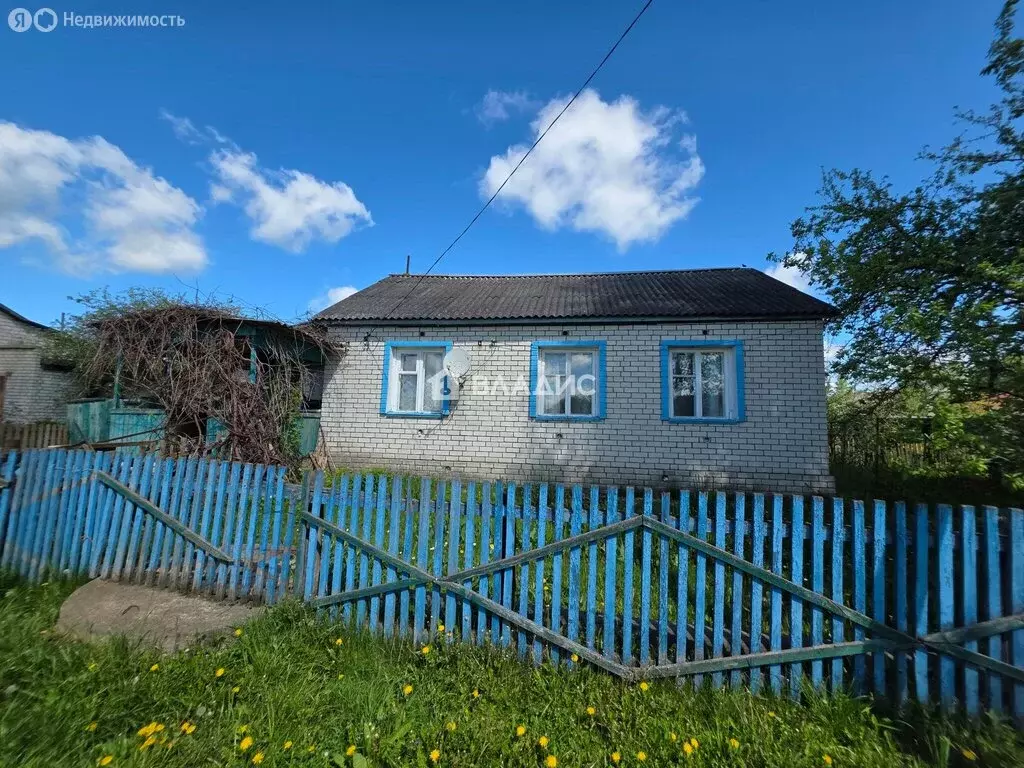 Дом в Брянская область, рабочий посёлок Дубровка, улица Зои ... - Фото 1