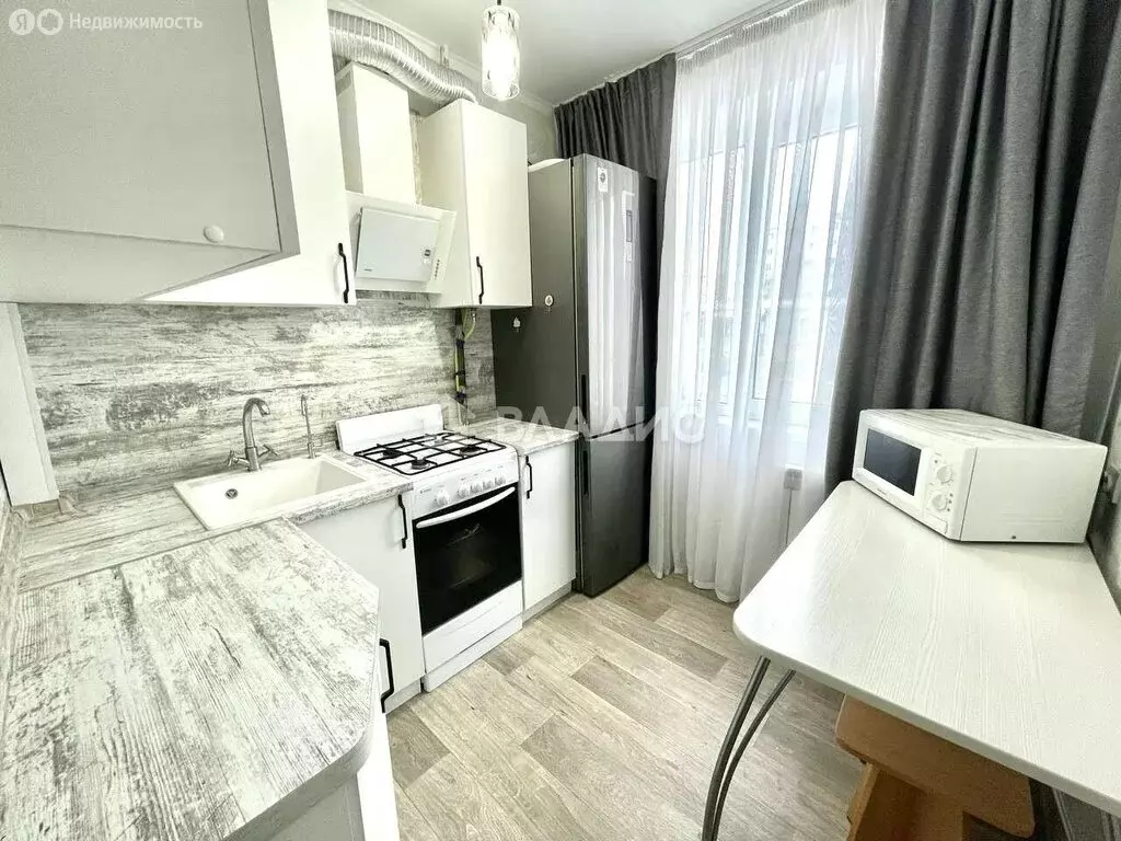 3-комнатная квартира: Белгород, улица 5 Августа, 30 (47.1 м) - Фото 1