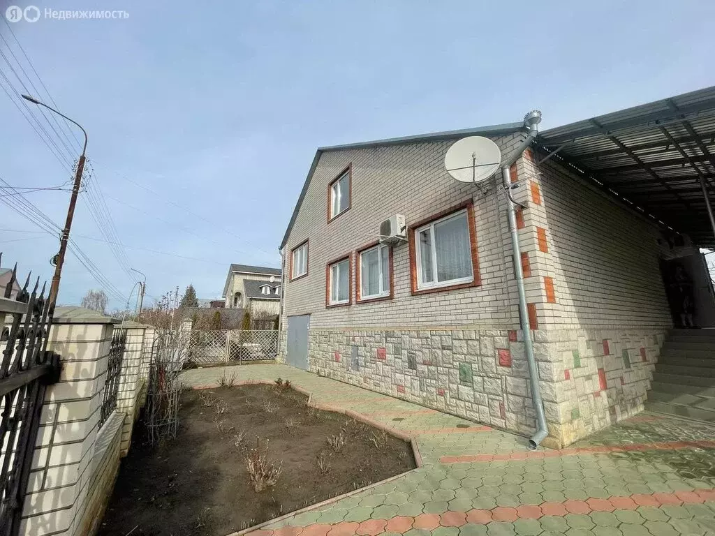 Дом в Невинномысск, улица Комарова (152.8 м) - Фото 1