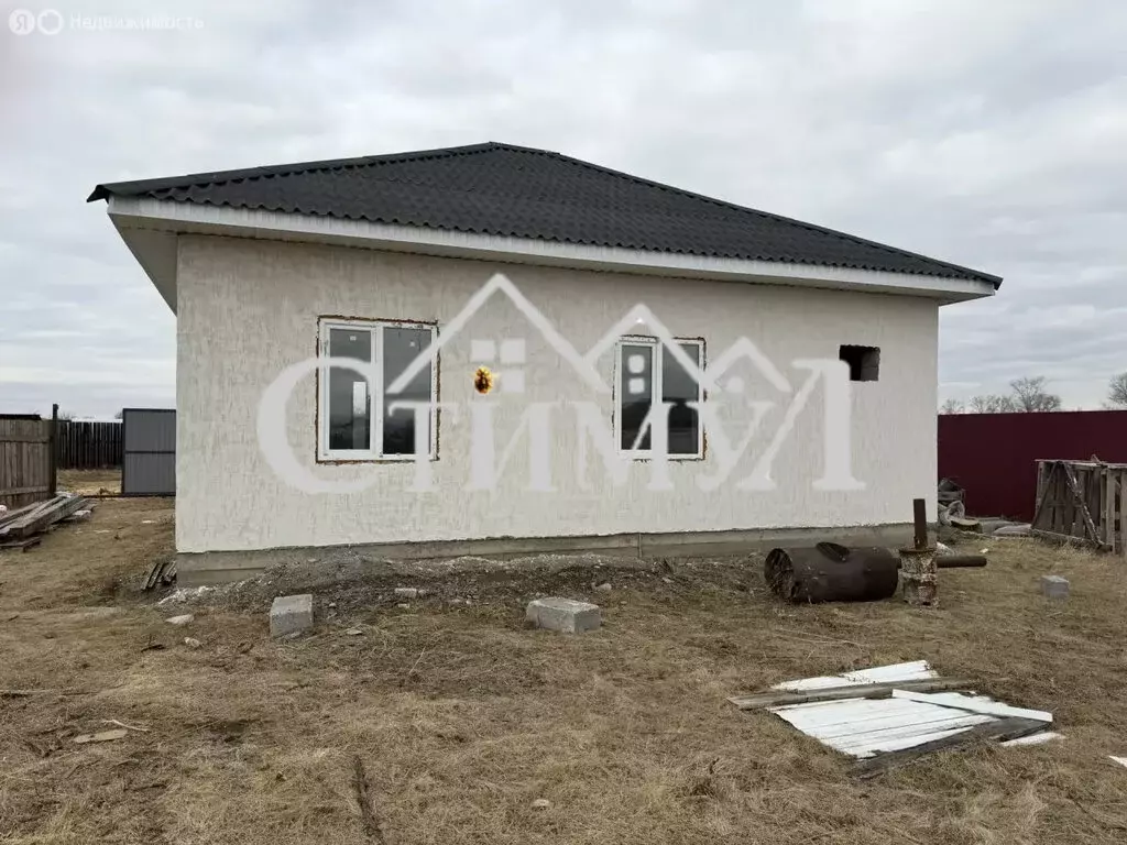 Дом в Усть-Абаканский район, посёлок Тепличный, улица Мира, 20 (100 м) - Фото 2