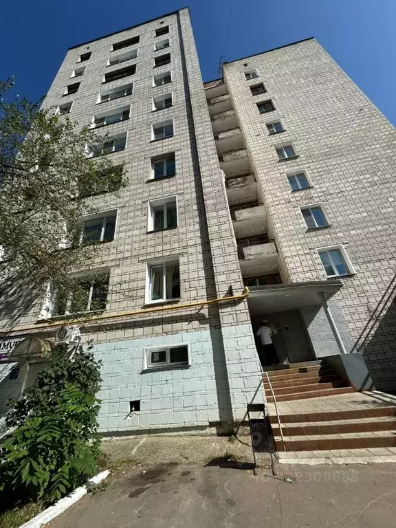 3-к кв. Кировская область, Кирово-Чепецк Первомайская ул., 3 (57.0 м) - Фото 0