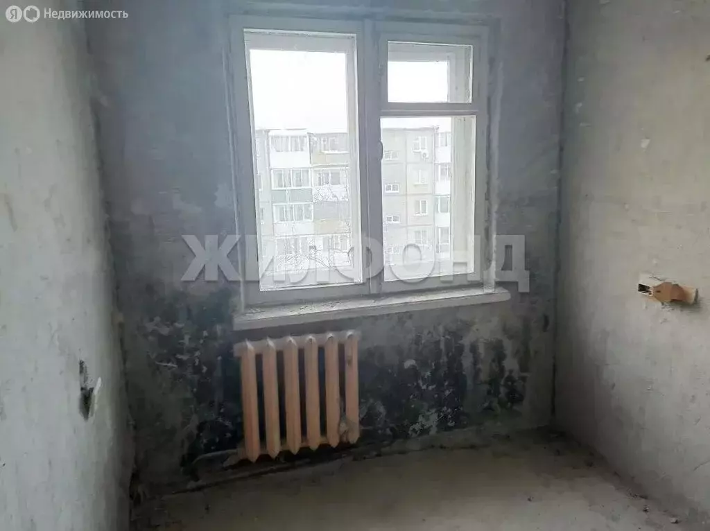 4-комнатная квартира: Кемерово, бульвар Строителей, 25Б (61.4 м) - Фото 1