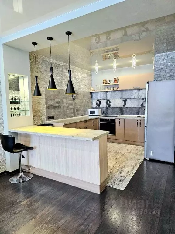 2-к кв. Ханты-Мансийский АО, Сургут ул. Мелик-Карамова, 4/2 (70.7 м) - Фото 1