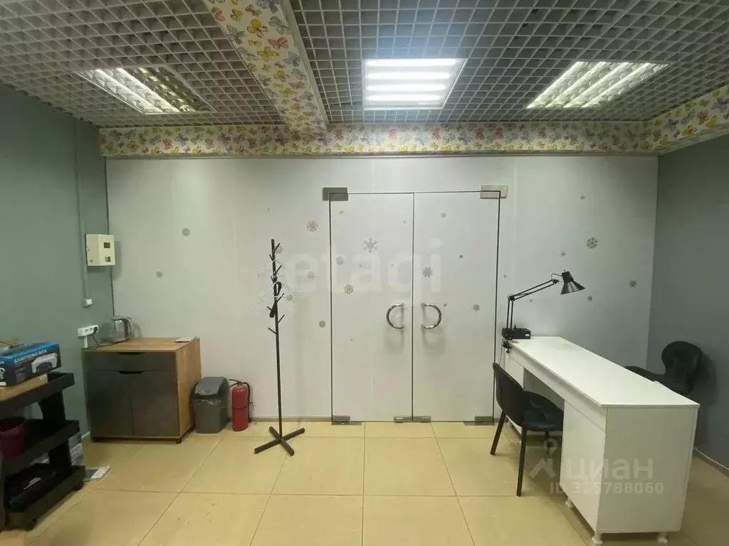 Помещение свободного назначения в Тюменская область, Тюмень ул. ... - Фото 1