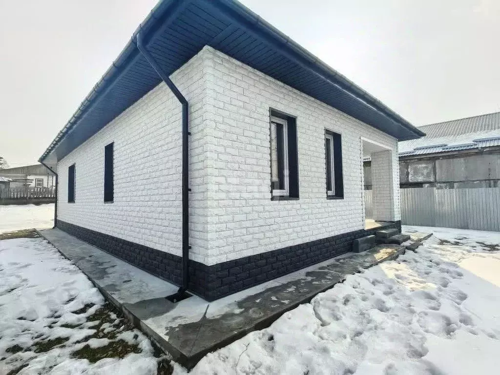 Дом в Приморский край, Арсеньев ул. Черняховского, 155 (100 м) - Фото 0