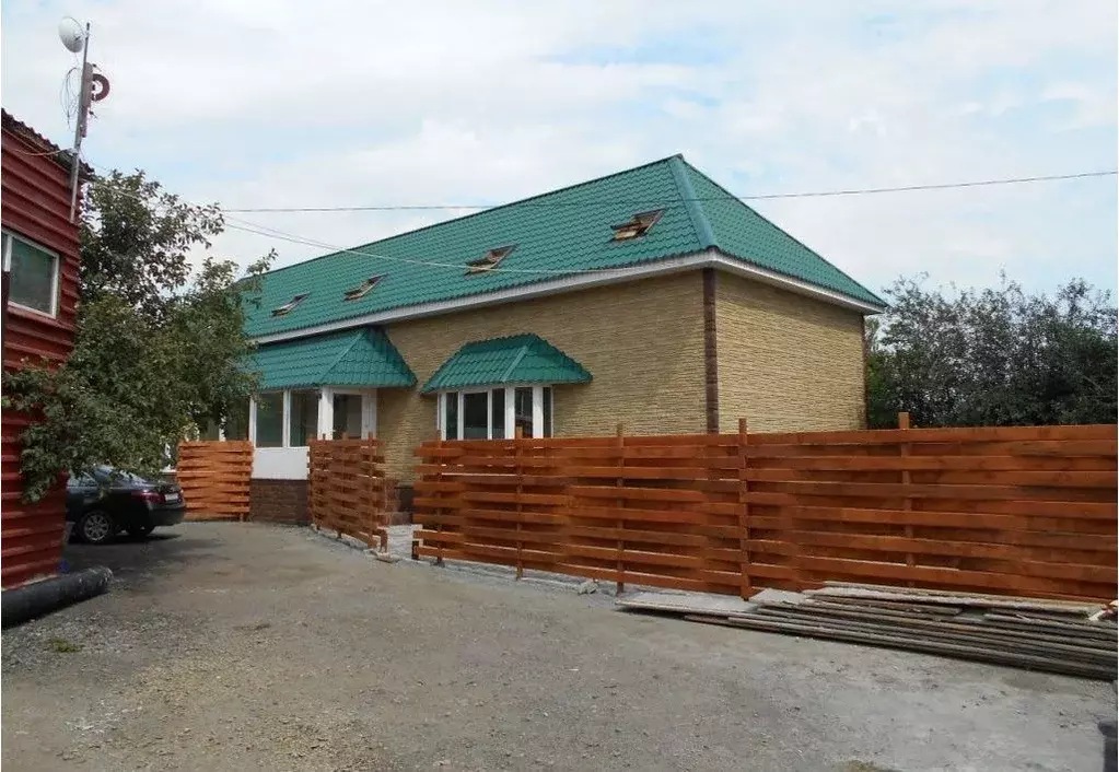Дом в Челябинская область, Челябинск ул. Шаумяна, 64Б (160 м) - Фото 1