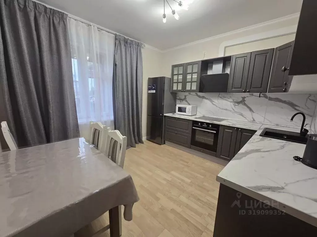 2-к кв. Санкт-Петербург ул. Бадаева, 14к1 (81.3 м) - Фото 1