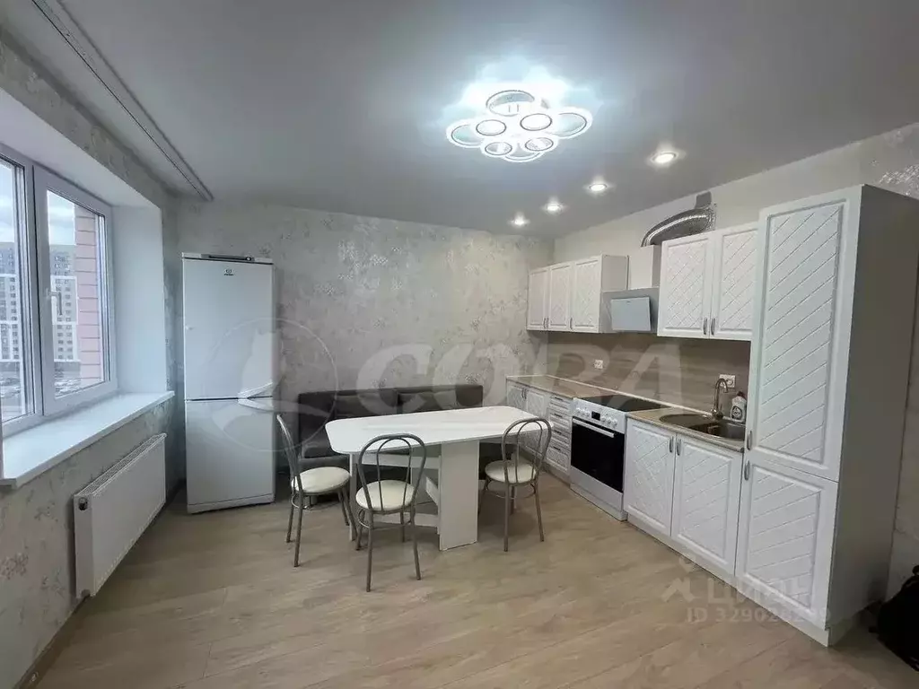 2-к кв. Тюменская область, Тюмень ул. Новоселов, 96 (55.0 м) - Фото 1