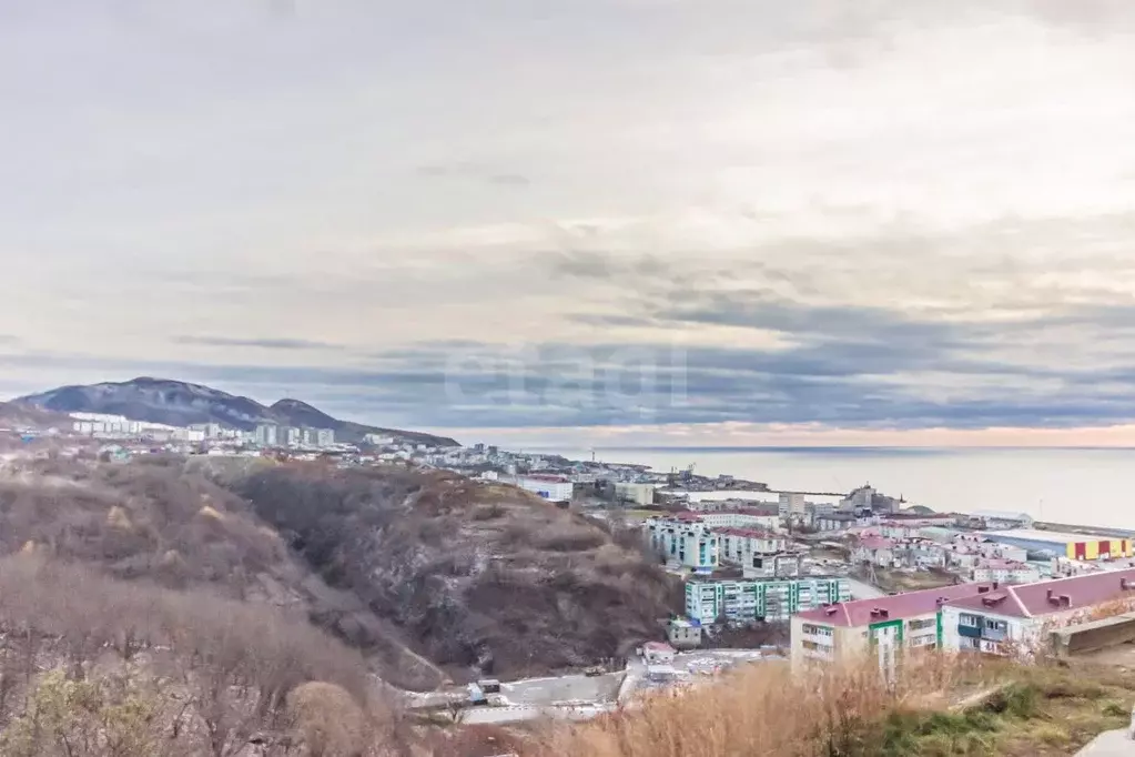 2-к кв. Сахалинская область, Холмск ул. 60 лет Октября, 4В (59.0 м) - Фото 1