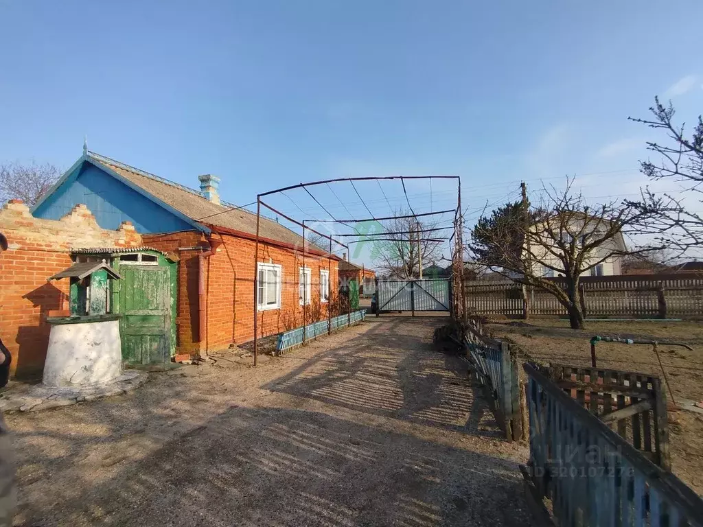 Дом в Краснодарский край, Ейский район, Камышеватская ст-ца ... - Фото 0