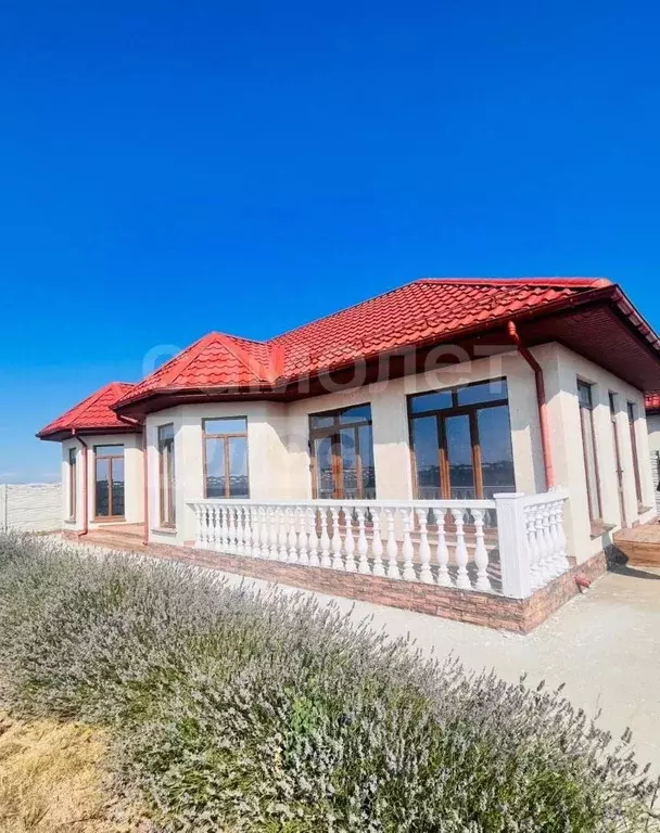 Дом в Крым, Сакский район, с. Молочное ул. Пионерская (93 м) - Фото 2