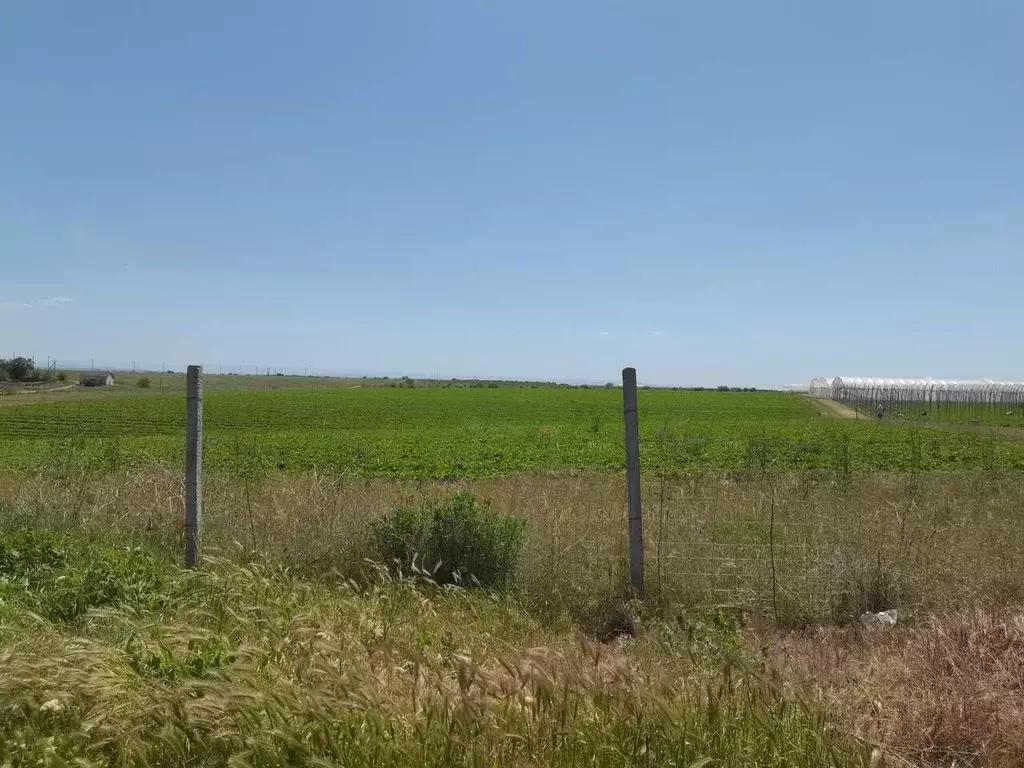 Участок в Крым, Бахчисарайский район, с. Угловое ул. Аграрная, 15 ... - Фото 1