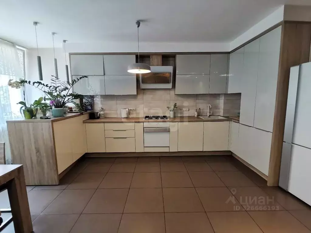 2-к кв. Калининградская область, Калининград Парковый пер., 7к1 (92.9 ... - Фото 0