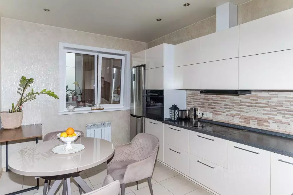 3-к кв. Иркутская область, Иркутск ул. Пискунова, 131/3 (81.0 м) - Фото 0