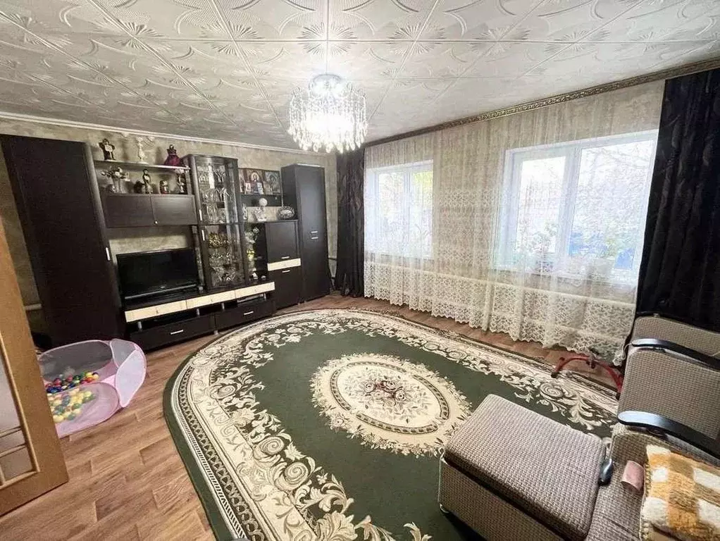 Дом в Астраханская область, Икрянинский район, с. Бахтемир ул. ... - Фото 1