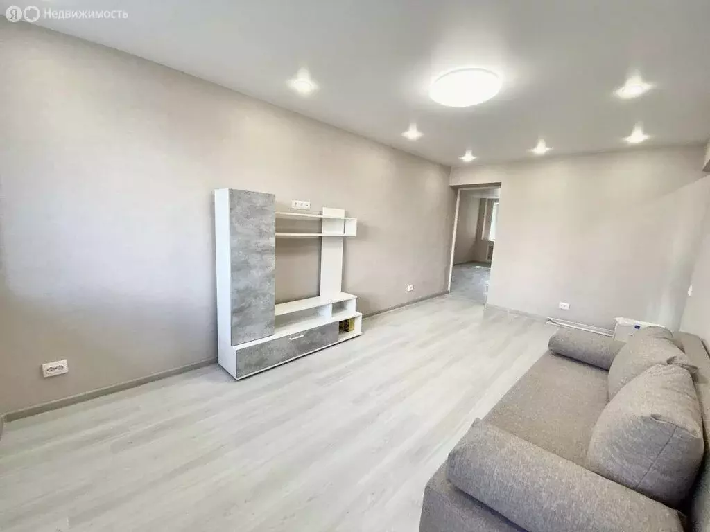 2-комнатная квартира: Киров, улица Красина, 2А (45 м) - Фото 1