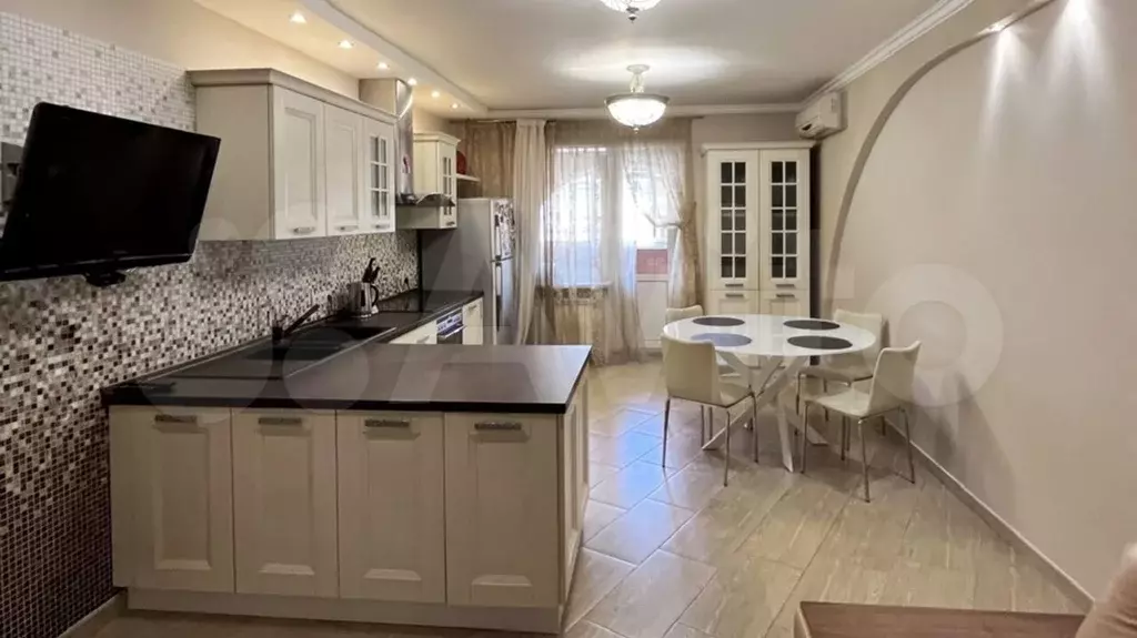 4-к. квартира, 140 м, 3/9 эт. - Фото 1