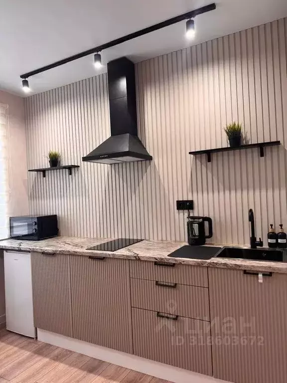 1-к кв. Волгоградская область, Камышин 6-й мкр, 14 (35.0 м) - Фото 1