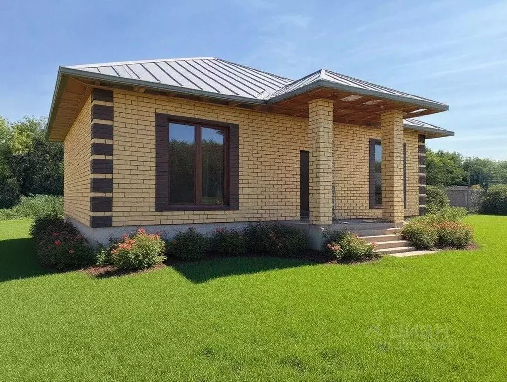 Дом в Оренбургская область, Оренбургский район, с. Подгородняя ... - Фото 1