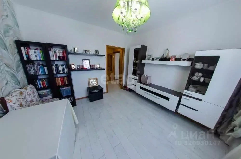 3-к кв. Курганская область, Шадринск ул. Ефремова, 92 (68.1 м) - Фото 1