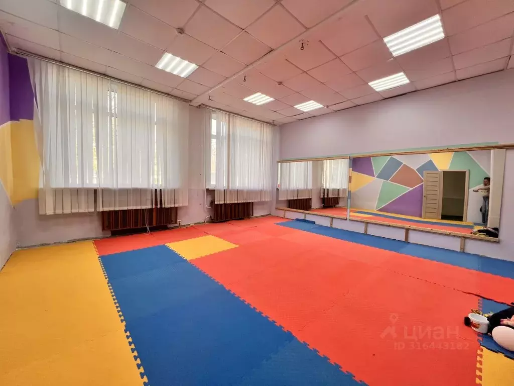 Помещение свободного назначения в Тульская область, Новомосковск ... - Фото 0