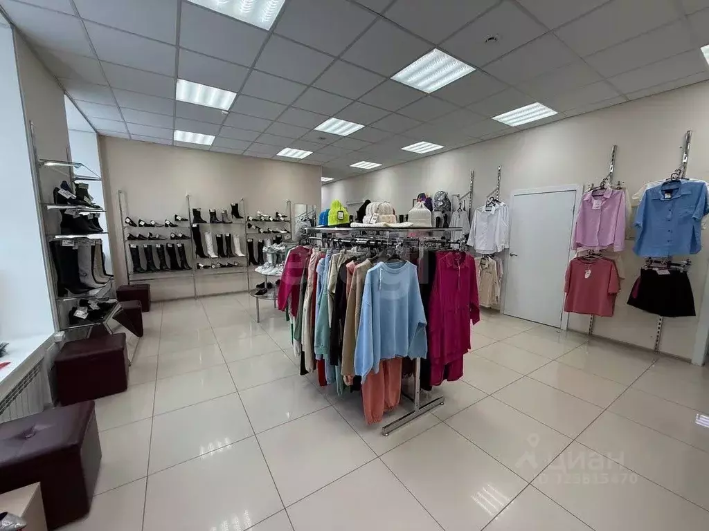 Торговая площадь в Тюменская область, Тюмень ул. Мельникайте, 97 (120 ... - Фото 1