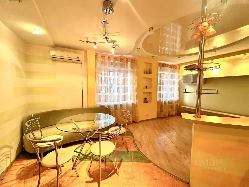 2-к кв. Нижегородская область, Нижний Новгород ул. Воровского, 3 (75.0 ... - Фото 2