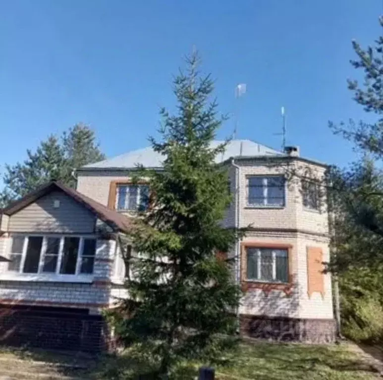Дом в Новгородская область, Парфинский район, Федорковское с/пос, д. ... - Фото 1