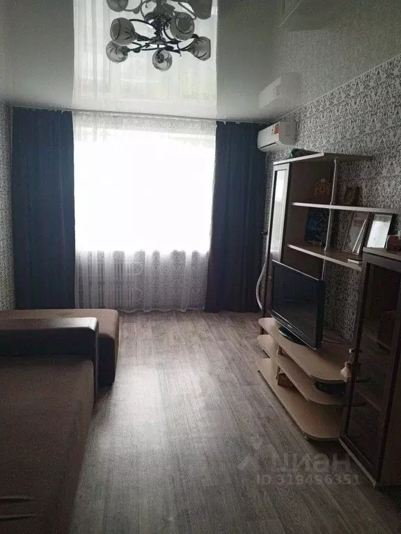 3-к кв. Оренбургская область, Орск Новый город мкр, ул. Стасова, 8 ... - Фото 0