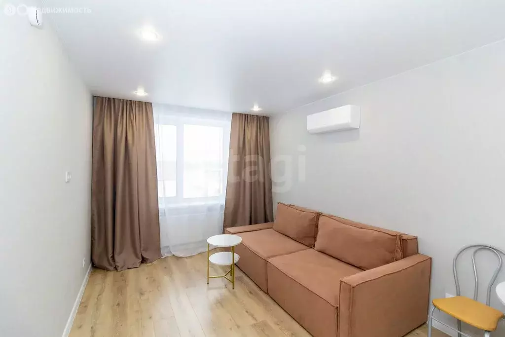 1-комнатная квартира: Тюмень, Интернациональная улица, 199к9 (49 м) - Фото 1