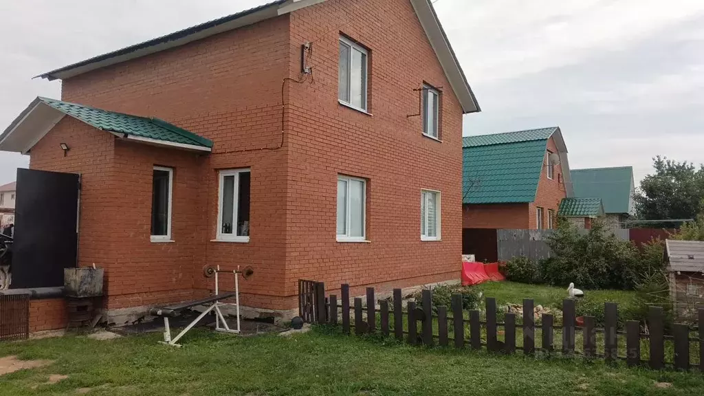 Дом в Самарская область, Кинельский район, Бобровка с/пос, с. Бобровка ... - Фото 0