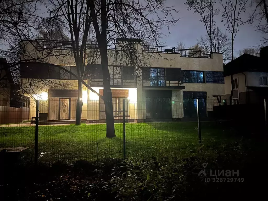 Таунхаус в Москва пос. ДСК Мичуринец, ул. Энгельса, 39 (557 м) - Фото 1