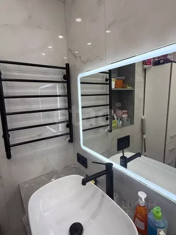 1-к кв. Тюменская область, Тюмень ул. Станислава Карнацевича, 1 (42.3 ... - Фото 1