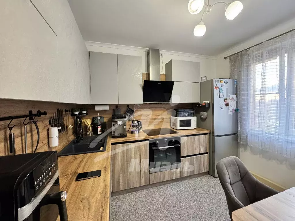 Продается 4-комнатная квартира - Фото 2