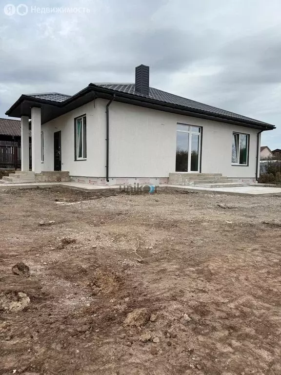 Дом в Октябрьский, улица Суворова (100 м) - Фото 1