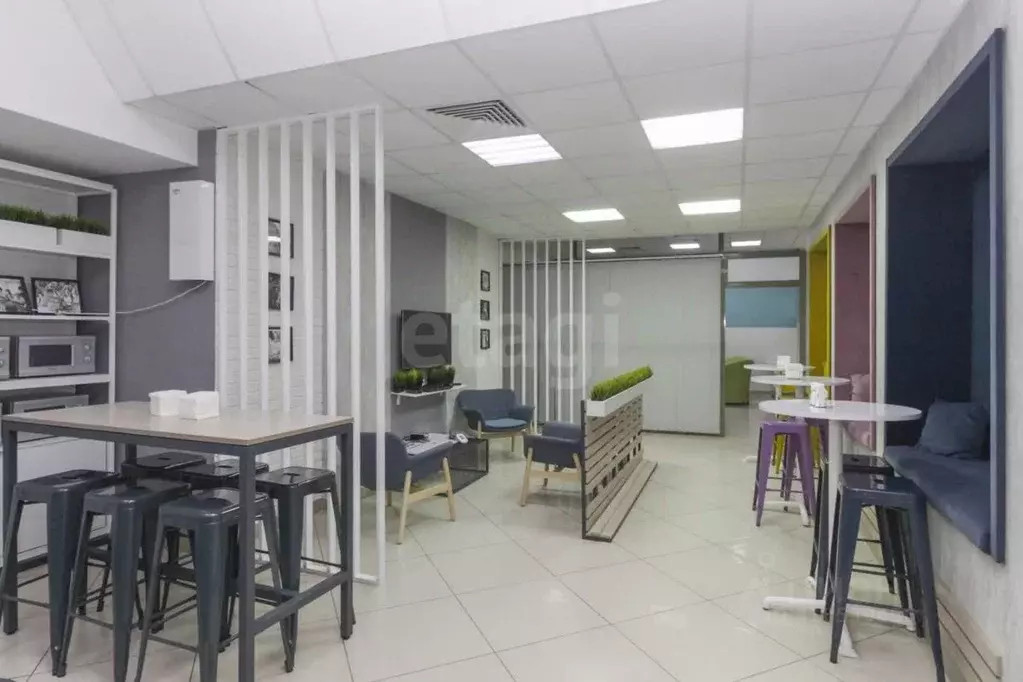 Офис в Омская область, Омск ул. Дианова, 39 (500 м) - Фото 0