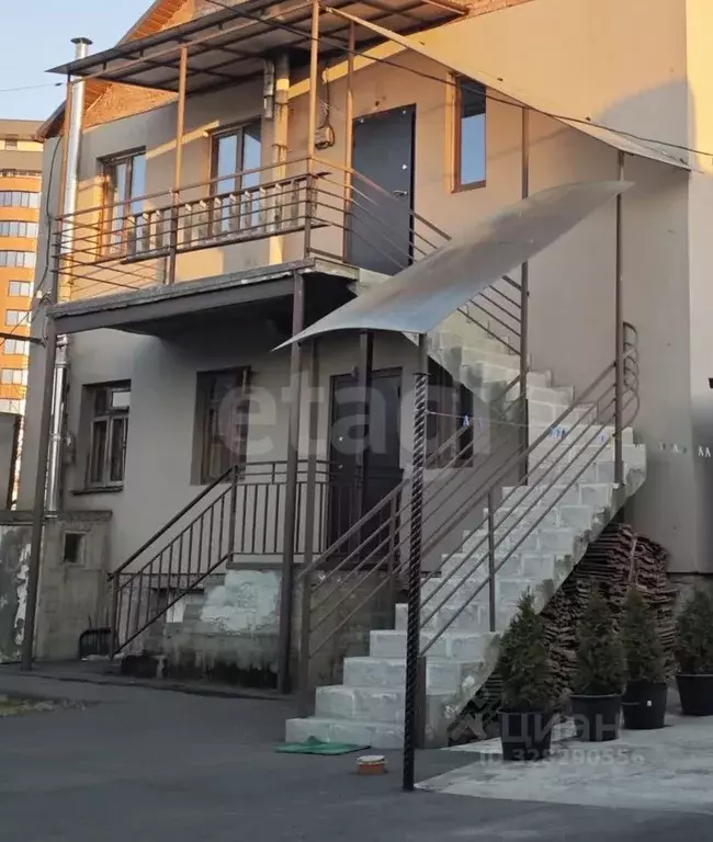 Дом в Северная Осетия, Владикавказ ул. Гадиева, 15 (242 м) - Фото 1