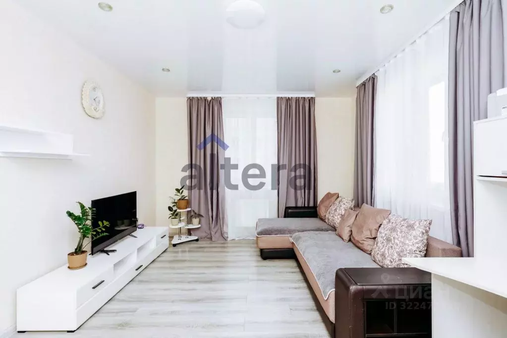 2-к кв. Татарстан, Казань ул. Рауиса Гареева, 111к1 (60.4 м) - Фото 0