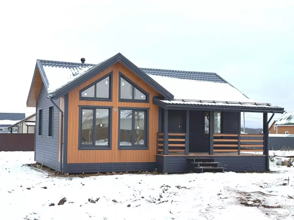 Дом в Новгородская область, Новгородский район, Савинское с/пос, д. ... - Фото 1