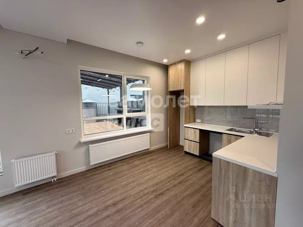 1-к кв. Тюменская область, Тюмень ул. Ветеранов Труда, 36к1 (81.1 м) - Фото 1