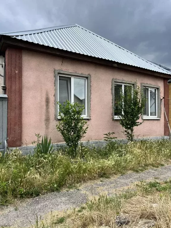 Дом в Ставропольский край, Ессентуки ул. Чапаева, 40 (88 м) - Фото 2