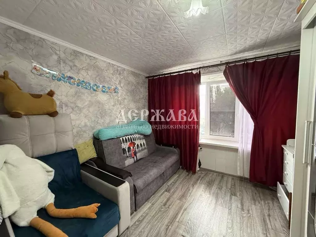 1-к кв. Белгородская область, Старый Оскол Интернациональный мкр, 29 ... - Фото 0