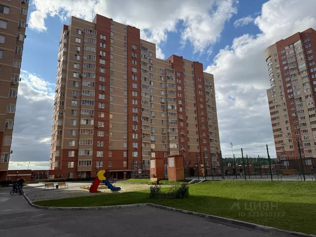 1-к кв. Челябинская область, Челябинск ул. Бейвеля, 6 (62.6 м) - Фото 2