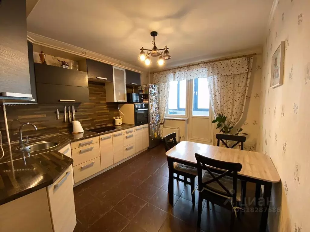 3-к кв. Москва ул. Брусилова, 33к1 (98.0 м) - Фото 0
