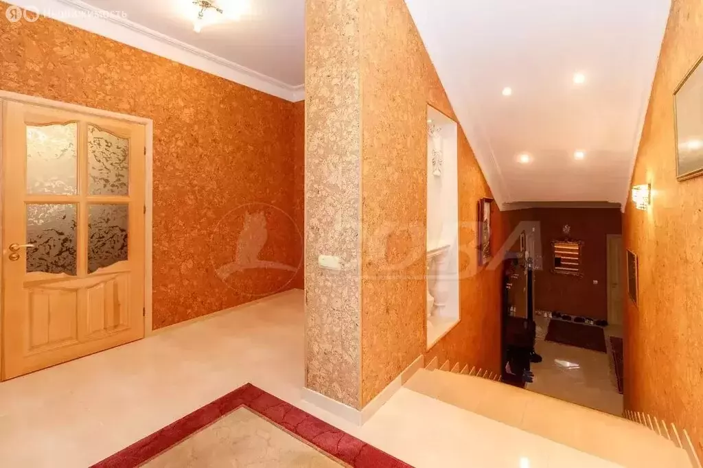 Квартира-студия: Тюмень, улица Александра Логунова, 11 (216.9 м) - Фото 1